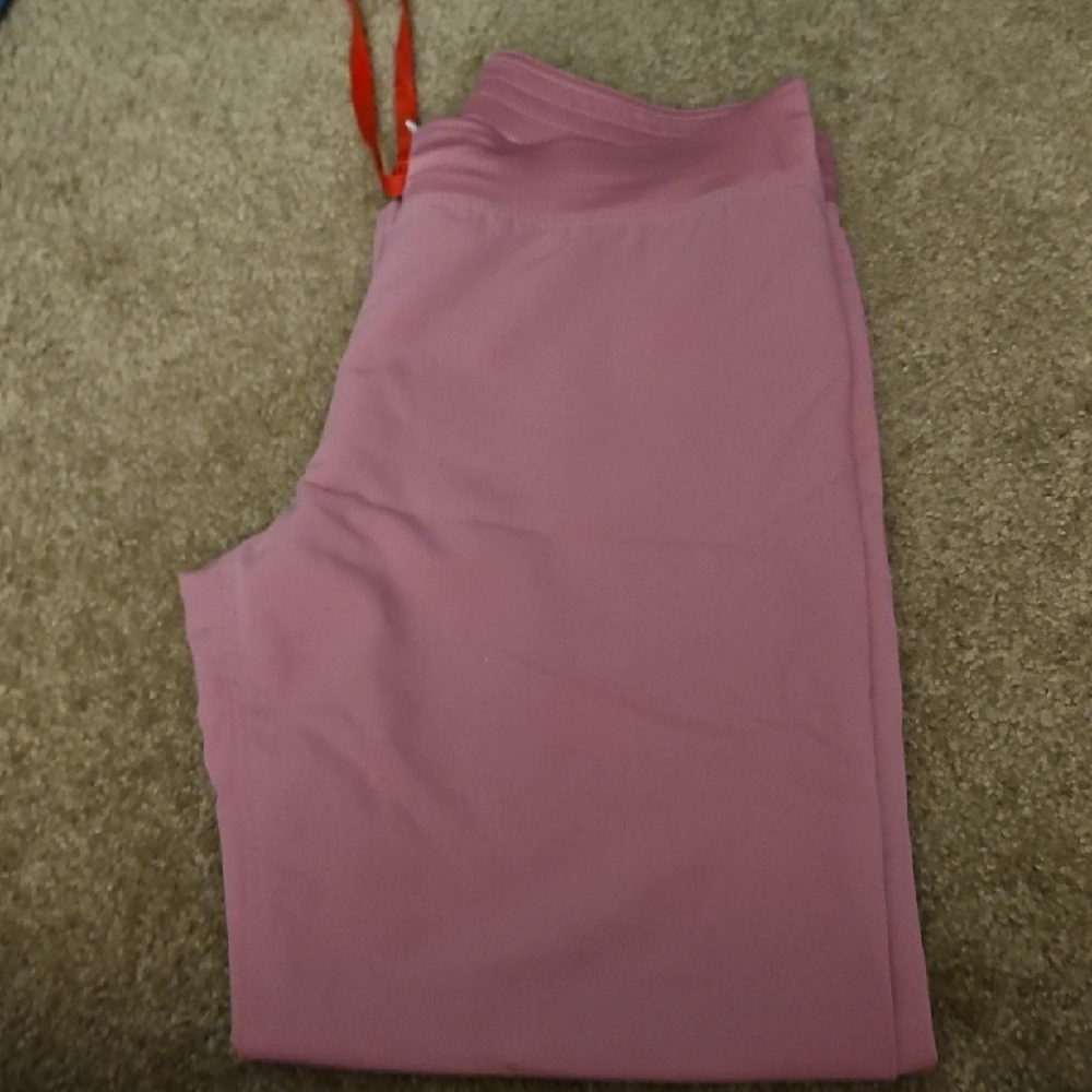 Figs Chalk Pink Womens